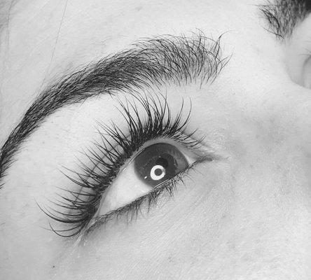 Lash extensions by Robin