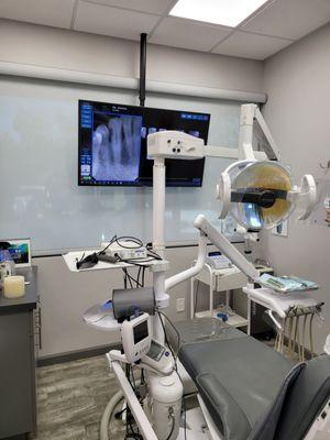 A patient room at The Oaks Dental Center