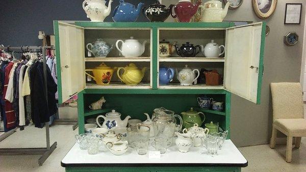 teapots and creamer/sugar sets