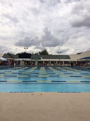 Diving pool and lanes