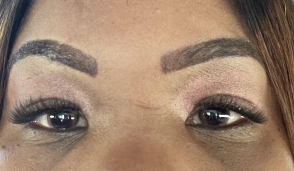 Eyebrows threaded with tinting and eyelash extensions