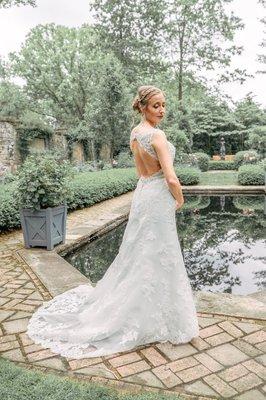 Stan Hywet Hall & Gardens Wedding Bride Portrait