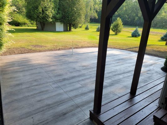 Wood plank pattern in stamped concrete