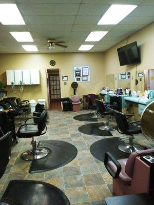 Mary's Shear Concepts Salon