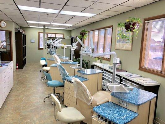 Orthodontic open bay clinic