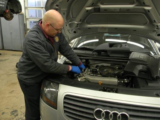 Replacing the timing belt on an Audi A4