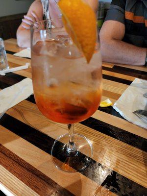 Aperol spritzer