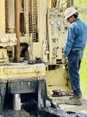 Dallas Haynes drilling a new well