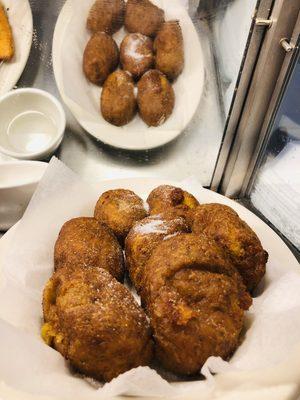 Rellenitos : Plantain filled with ground bean