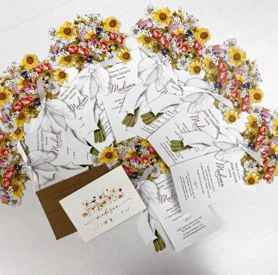 Bridal shower invitation and matching notecard