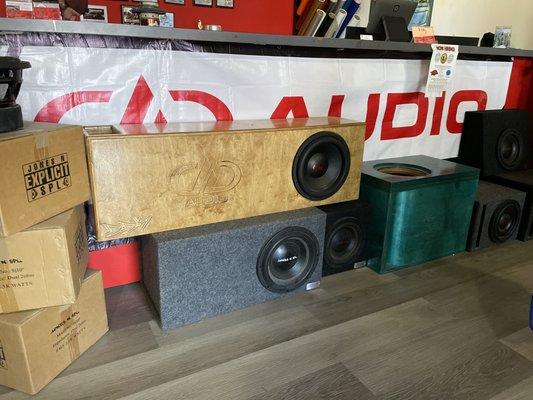 We carry various audio brands such as DD Audio, Jones N SPL, JL Audio, Memphis, Crossfire, Sundown and more.....!