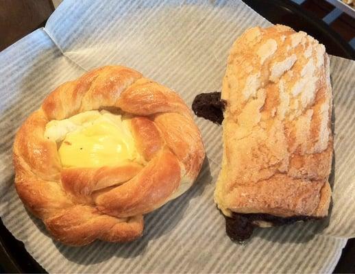 Cream cheese kolač and a chocolate pastry