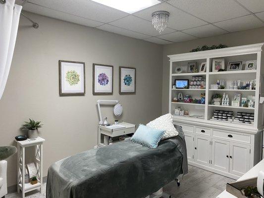 Clean, relaxing treatment room.