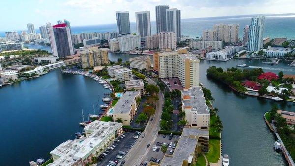 Waterfront Homes et Condos are very popular and in great demand in Hollywood and Hallandale Beaches