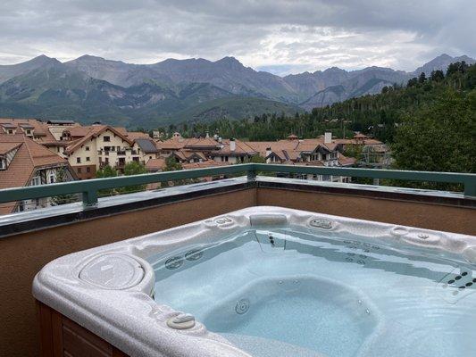 Hot tub on 7th floor