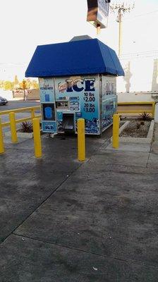 Fresh bagged ice and filtered water available at this location! 10lbs of ice for $2 or 20lbs for $3. Water is $0.25/gal or 5 gallons for $1.