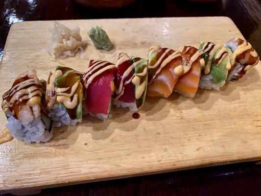 Rainbow Roll w no fish eggs added eel ans spicy mayo sauce soooo good!