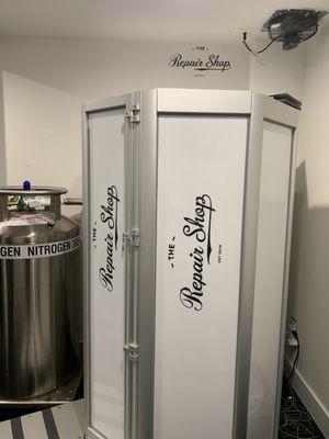 Cryotherapy chamber booth