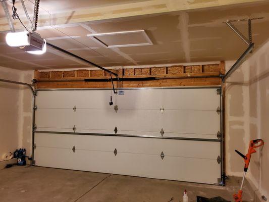 Fully insulated door with Liftmaster opener