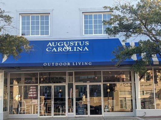 Augustus & Carolina Outdoor Living