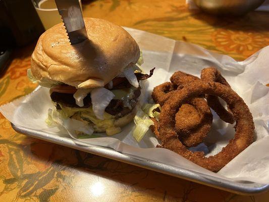 McNICO burger with onion rings