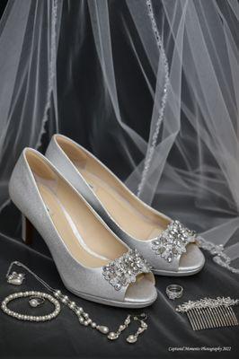 Wedding details, shoes, veil jewelry are all important parts of the day!