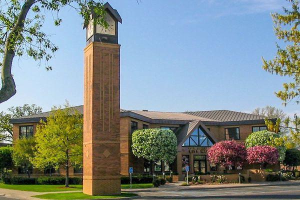 White Bear Lake City Hall (White Bear Lake, MN)