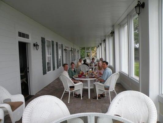 Breakfast on the piazza of George Washington Inn.