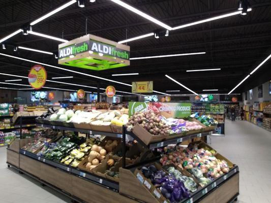 Inside the New Aldi Store in Middlefield , Ohio