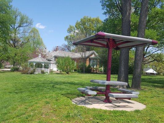 Gazebo, picnic table and Payne Gentry House