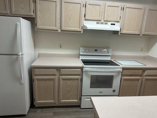 Clean kitchen making it new and fresh again for the new tenants.