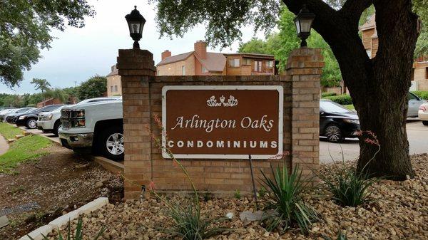 Arlington Oaks Condominiums