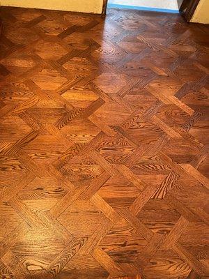 Stained parquet fooring