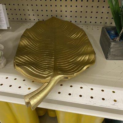 This gold leaf decorative tray was really cool in person. Heavy too! $20 (3/10/21)