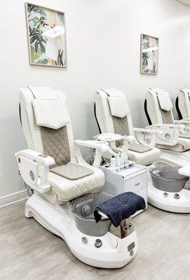 iQ Nails & Spa