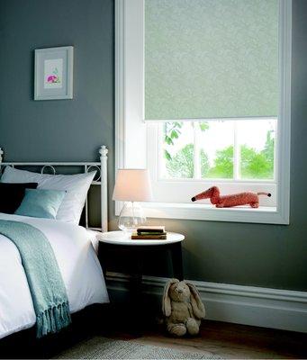 Bed room roller shades