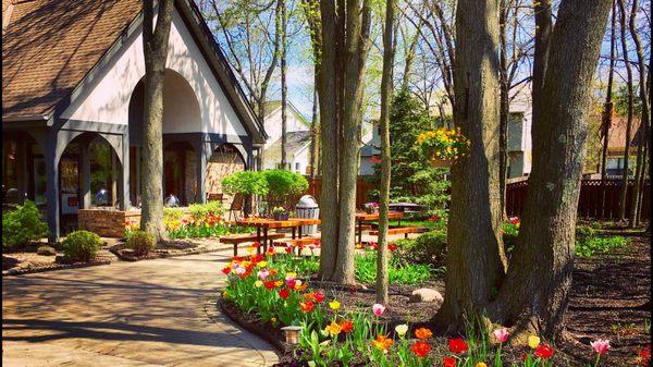 Extensive annual flower displays make Stratford Chase a truly special place!