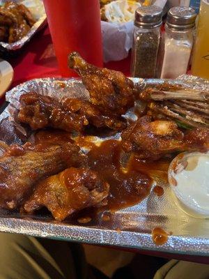 The best wings I have ever had. BBQhorsey