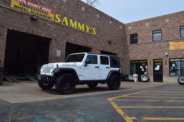 33's on a Jeep Rubicon. 20 inch XD misfits