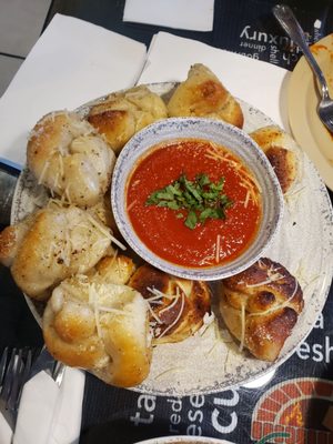 Garlic knots