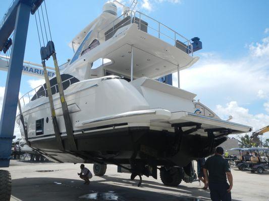 Aft port quarter, 2021 Azimut 50' Flybridge