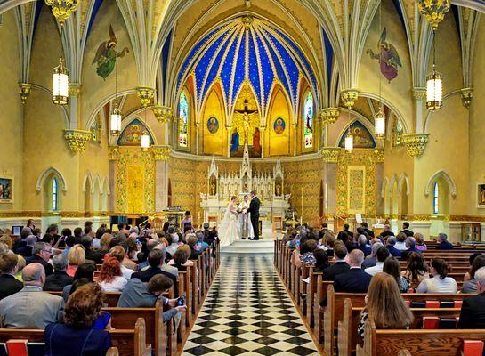 St. Andrews Catholic Church Roanoke Virginia / © Michael Keyes Photography