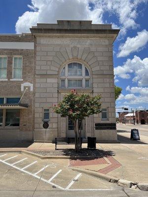 Exterior of 120 N Main Street and Program Insurance Group is located inside this building!