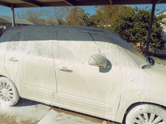 We'll wash your car in your very own driveway