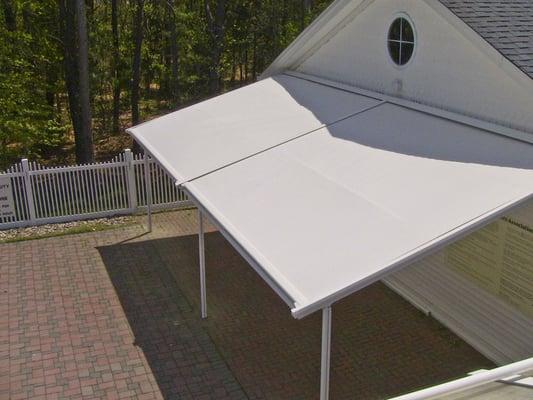 Retractable Shade Shelter