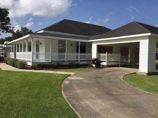 Side view of our Maurice Funeral Home location