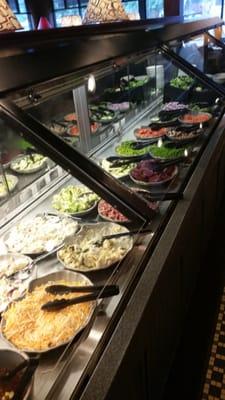 Unlimited salad bar... looks good and taste fresh! Yum