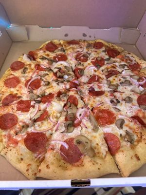 16inch with pepperoni mushroom & onion