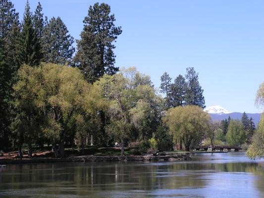 Deschutes River from Downtown Bend with Cascade Mountain Views in background. www.mybendrealtor.com