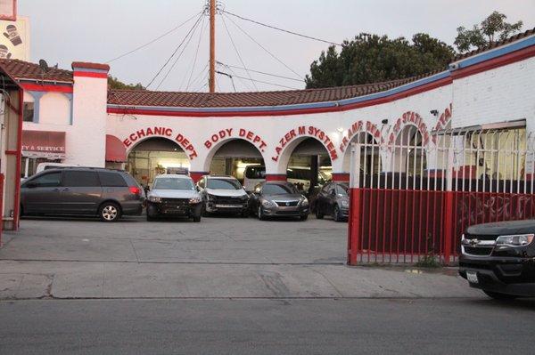 I saw this shop in the Netflix special LAs finest across the street from this gas station